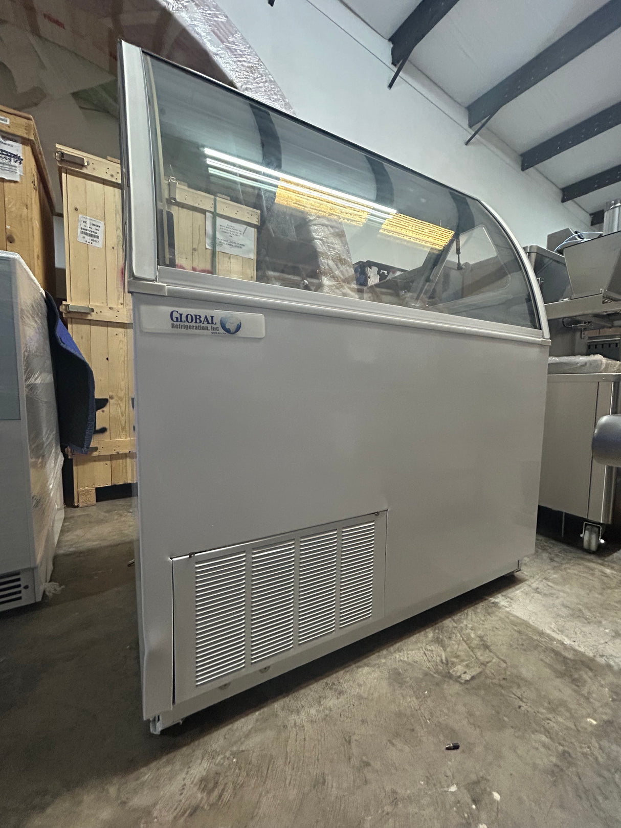 DEMO - Global CKDC47V-Wide VisiDipper - Wide Curved Front Dipping Cabinet- "8 Dip"