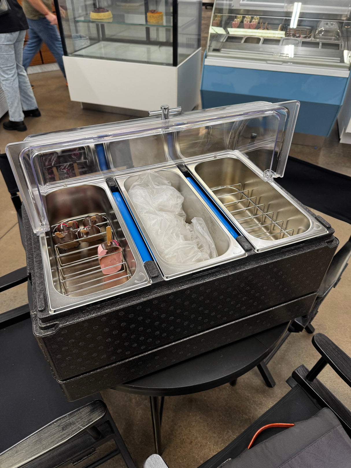 Gelato Cooler & Carrier for 3-5L Pans with 2 FB Plates (with Rolling Cover)